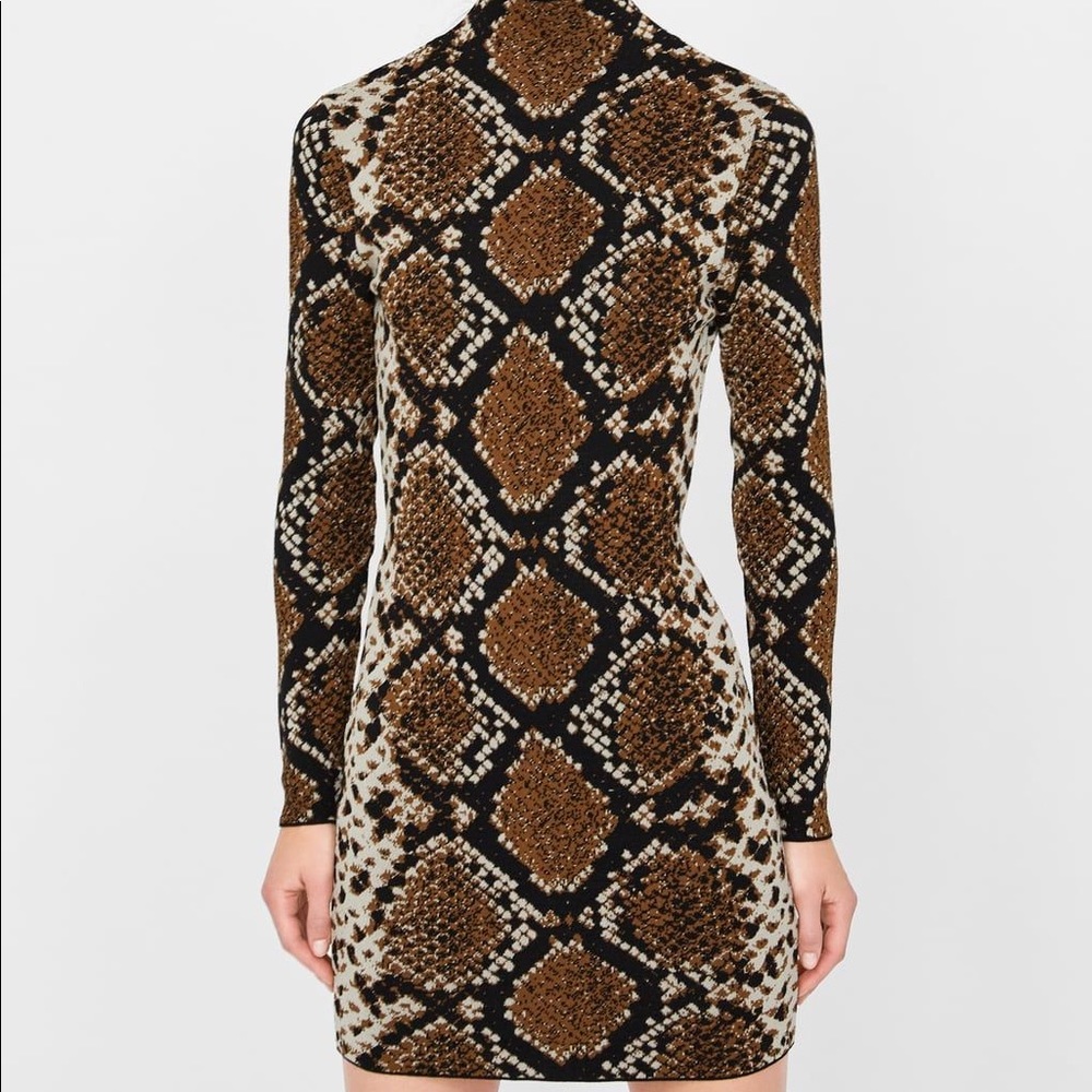 Brand new Zara fitted midi dress - Size S